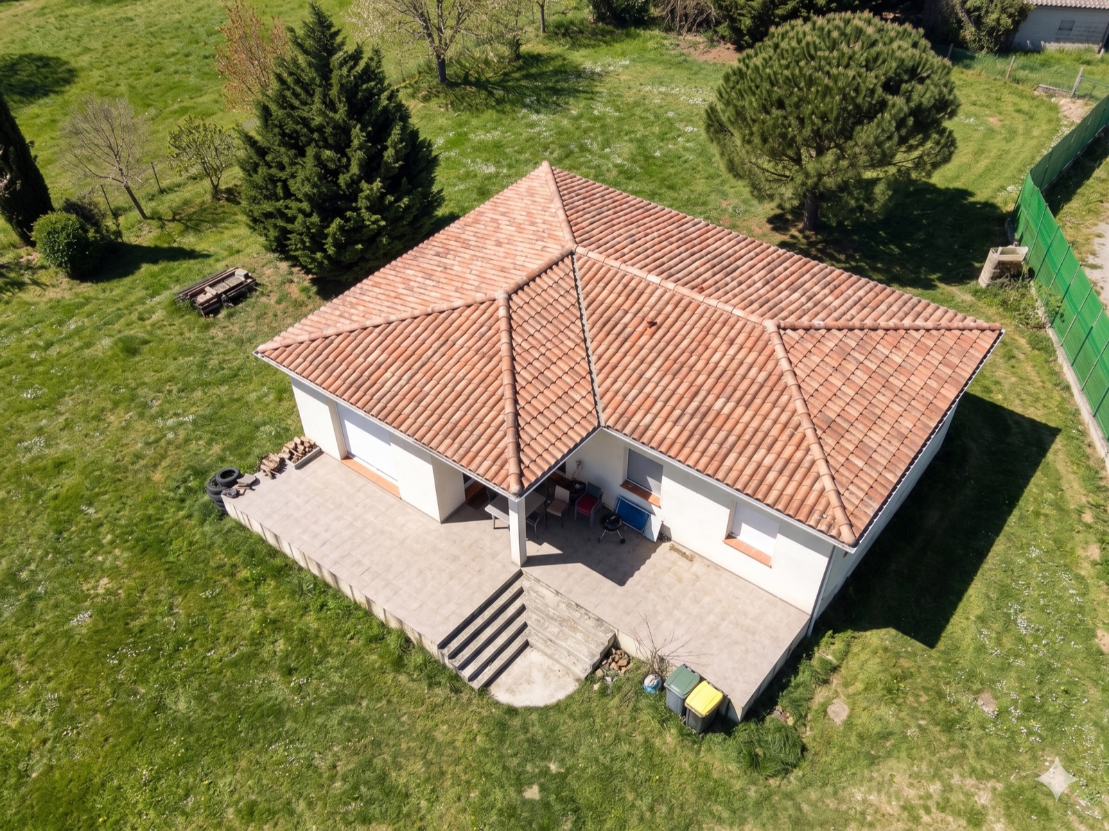 Rénovation complète de toiture à Pamiers, vue aérienne par drone